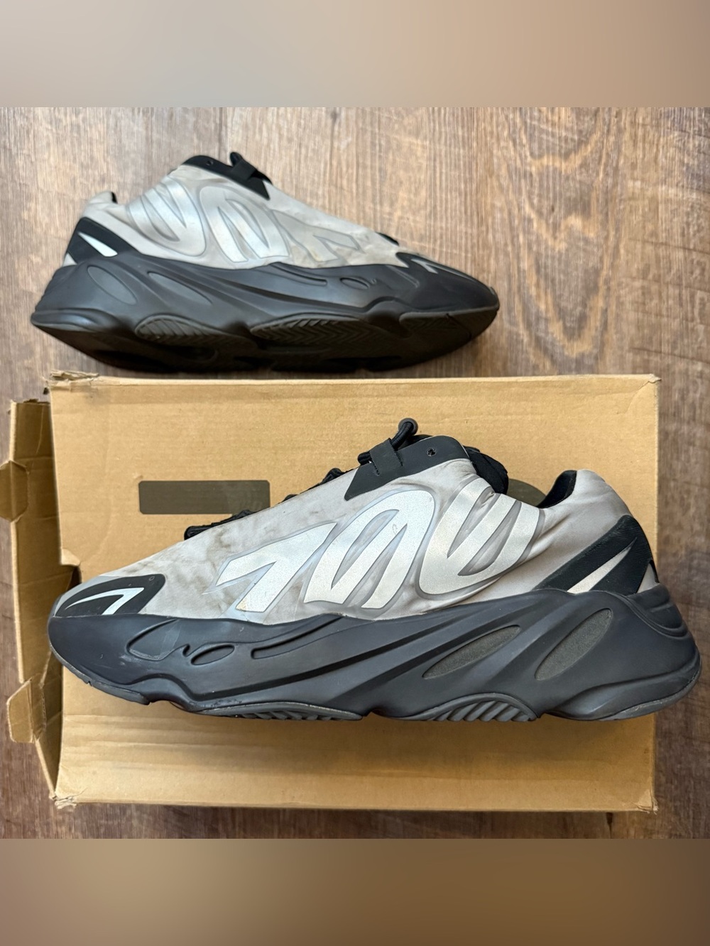 Adidas Yeezy Boost 700 MNVN Metallic Grey Black Men’s Size 11 Sneakers Shoes GW9